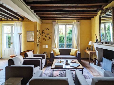 Large house with garden / Close to Paris & Disney