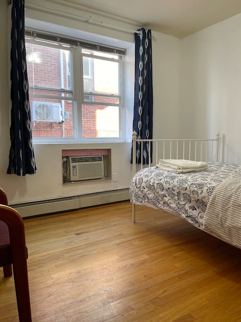 Pvt Room • Cozy & Safe • 30 mins to Manhattan | S2