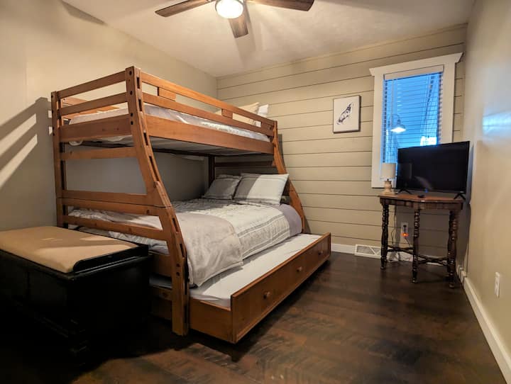 Chambre 2 - 2 lits jumeaux et 1 lit complet