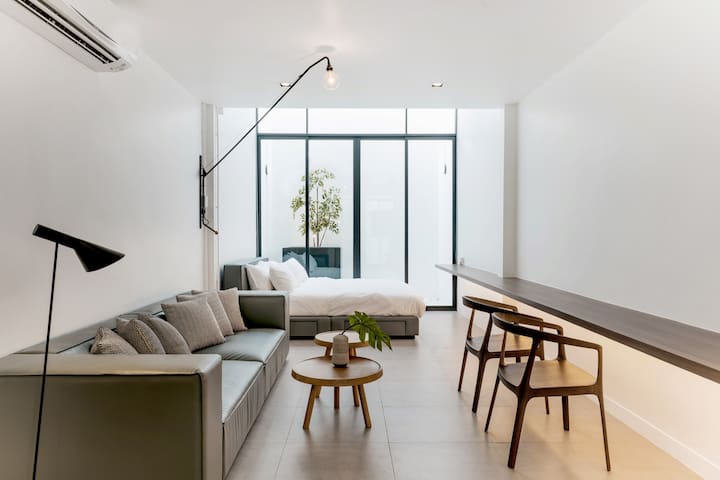 MIQ_5BR/Silom BTS&MRT/Wifi 1000MB/Jacuzzi/16pax gallery image 2