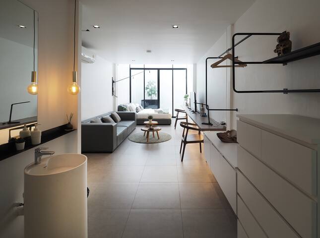 MIQ_5BR/Silom BTS&MRT/Wifi 1000MB/Jacuzzi/16pax gallery image 5