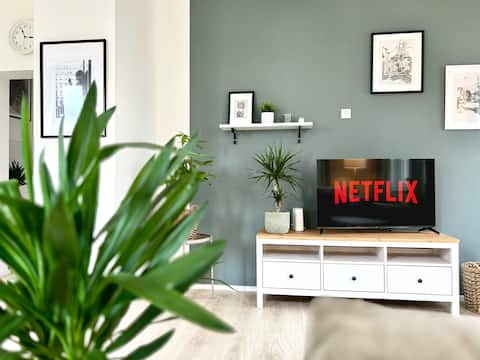 Top performing Airbnb: Spacious Apt. With Netflix in Kaiserslautern