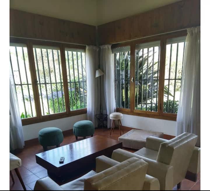 Hermosa Casa En La Zona Mas Linda De Miramar. - Miramar