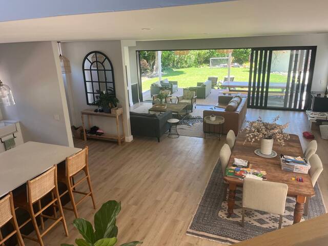 Spacious Family Home with Pool gallery image 5