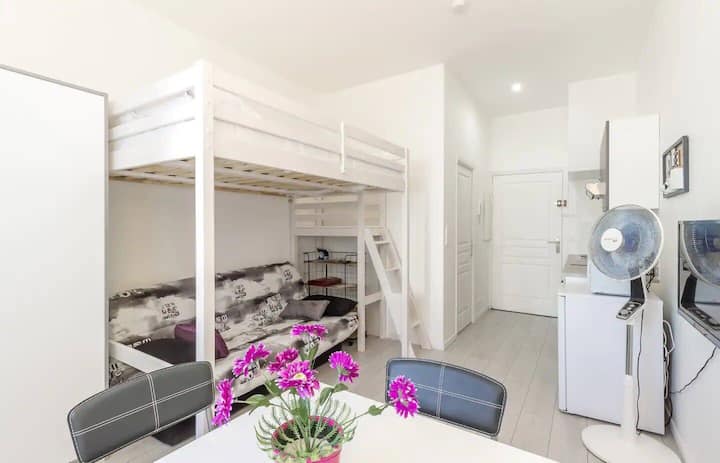 גודל המיטות: 
ספה נפתחת: 130x190 ס"מ 
מיטה זוגית: 140x200 ס"מ 

גודל המיטות: 
ספה נפתחת: 130x190 ס"מ 
מיטה זוגית: 140x200 ס"מ 