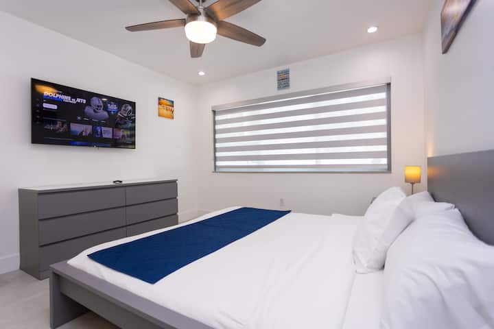 Spavaća soba 5 s kupaonicom - bračni krevet (širine 180 - 200 cm)