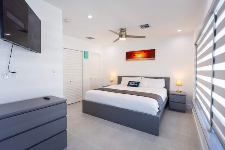 Spavaća soba 4 s kupaonicom - bračni krevet (širine 180 - 200 cm)