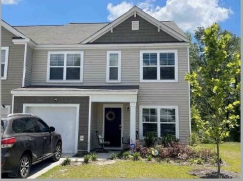 5 BR Home. Keep Your Group Together, Safe!