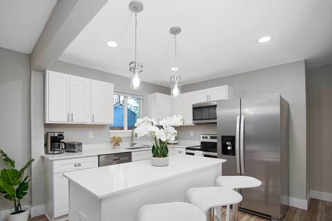 Spacious family friendly home | king suite