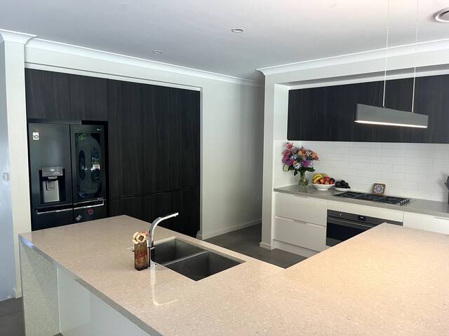 Northern Beaches Luxury gallery image 3