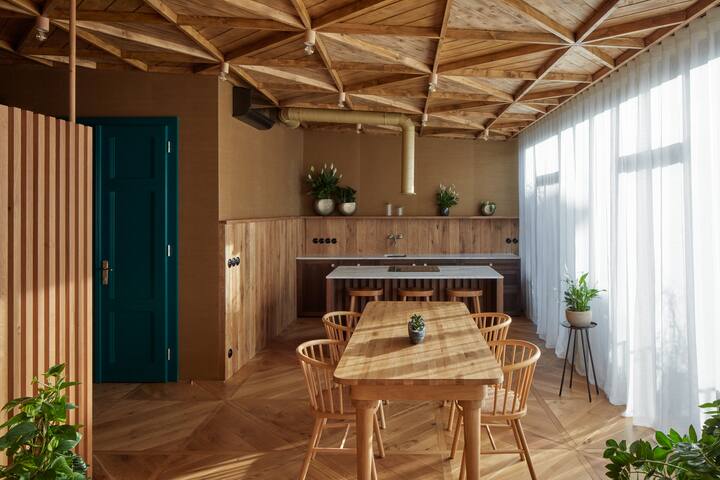 The Emerald – Joy | 2BR Top Floor Flat & Terrace gallery image 5