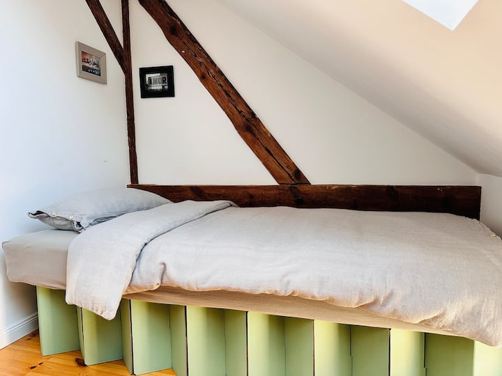 Schlafzimmer 4