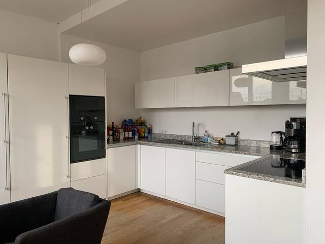 Luxury Penthouse with Panoramic 360 Views gallery image 3