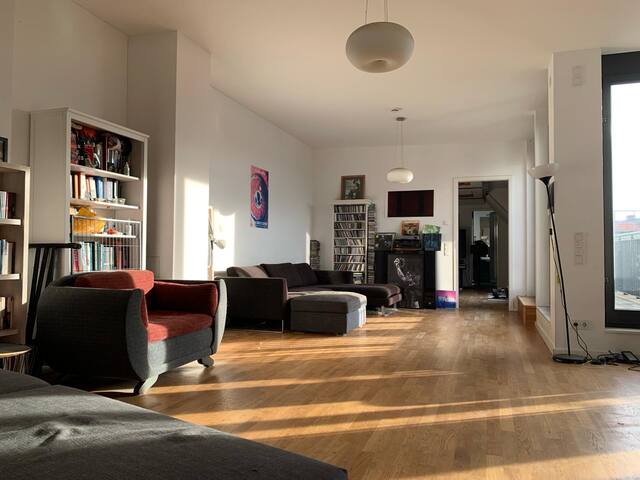 Luxury Penthouse with Panoramic 360 Views gallery image 2