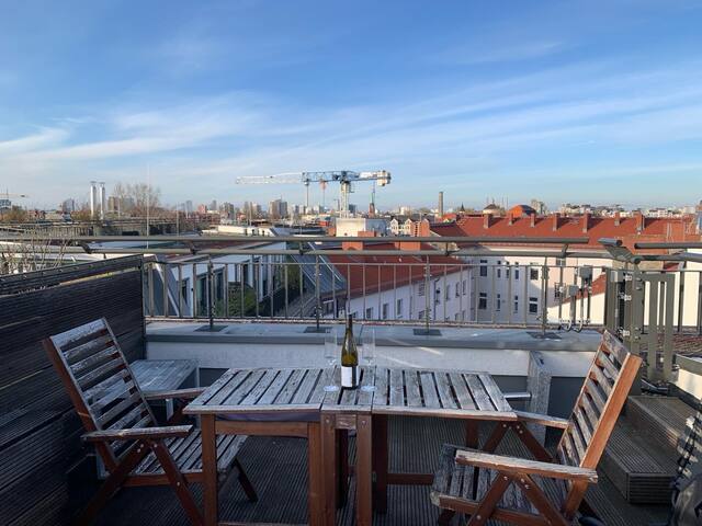 Luxury Penthouse with Panoramic 360 Views gallery image 4