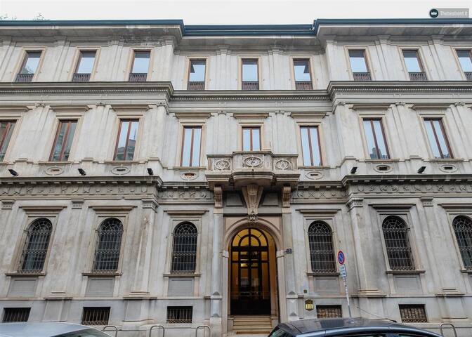 Spazioso Appartamento nel Cuore di Milano gallery image 5