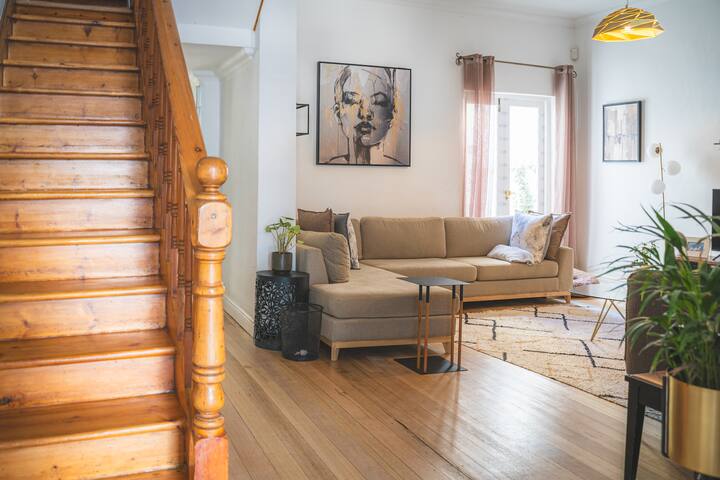 Victorian Oasis gallery image 3