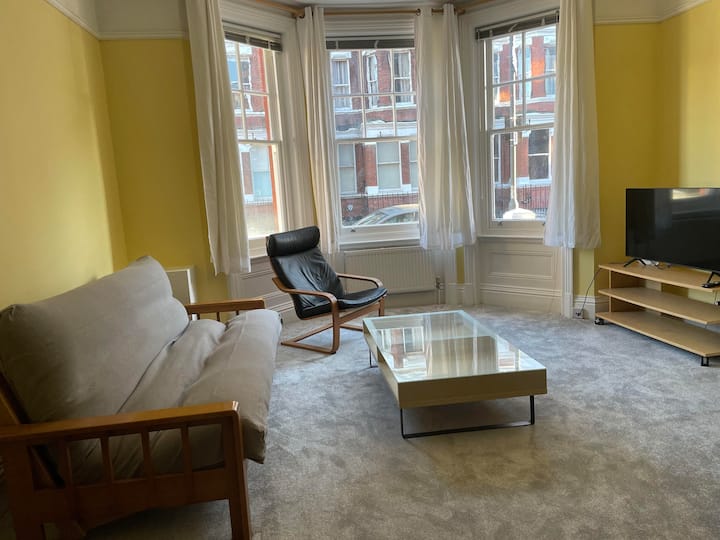 1 Bedroom Flat In West London - Londres