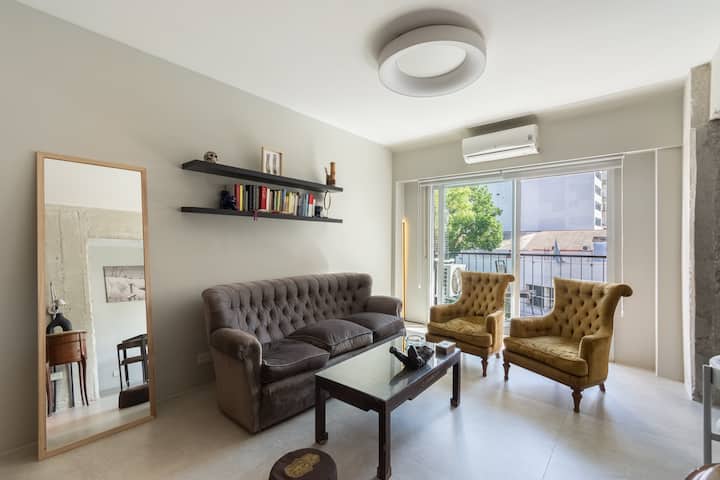 Industrial-style apartment in Recoleta