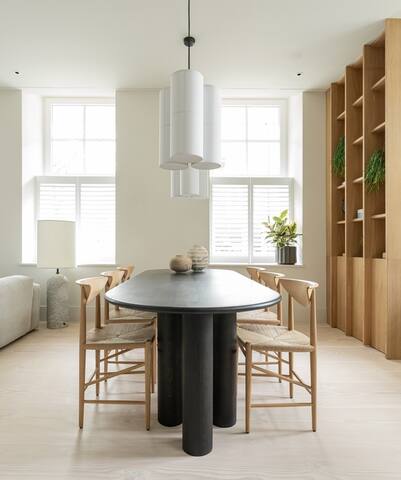 Designer 2-level flat in Hackney gallery image 3