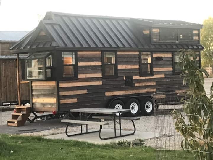Cozy Tiny House at Lindon Marina Tiny houses for Rent in Vineyard