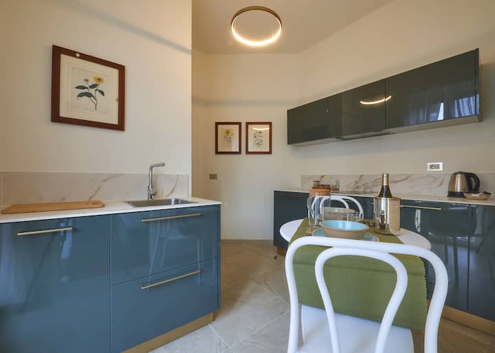 Elegante Appartamento Sul Lago In Centro Città - Lecco
