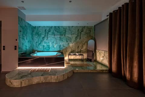 Smaragdi LuxuryJacuzzi Apartment Nohopremiumliving