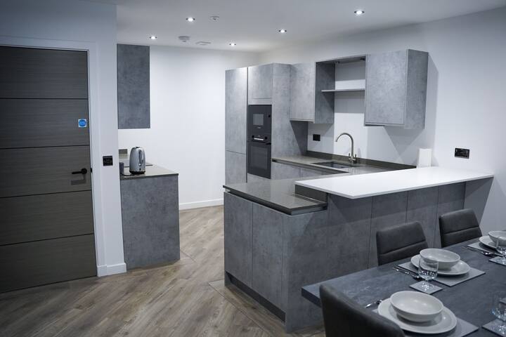Stunning 3 Bedroom City Centre gallery image 3