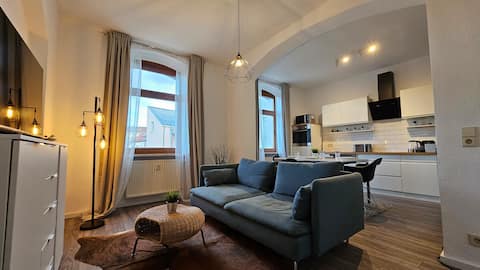 YourFavoriteBed | 90m2 Design Apartment in Center 4