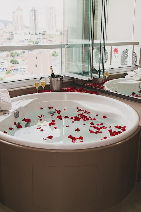Duplex of Dreams with Jacuzzi and King Size Bed
