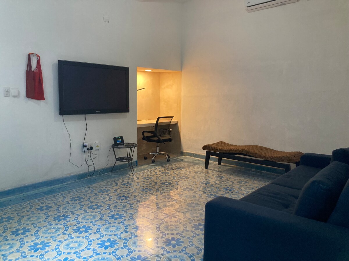 Anuncio de Airbnb popular: The Blue House on the International Malecon en Progreso