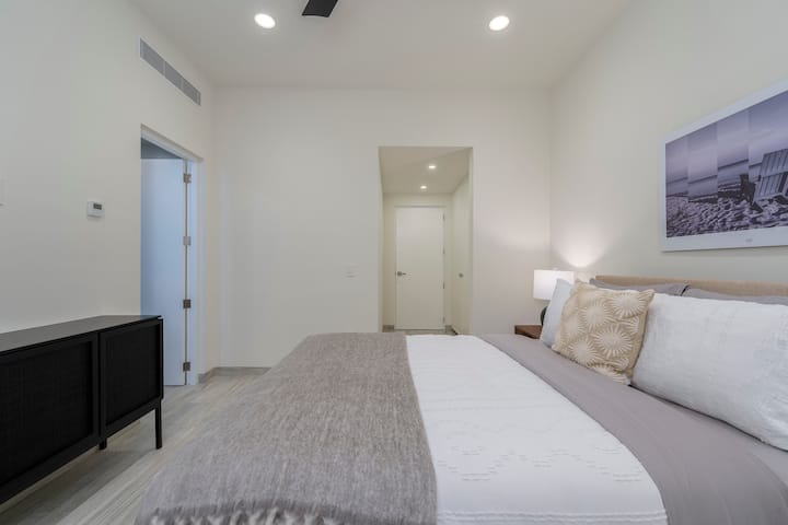 Dobrá noc začína práve tu.