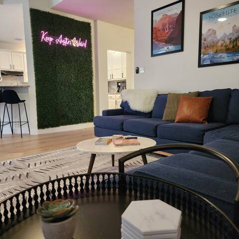 (Midterm) 5BD 3BA – Pool•HotTub•Arcade•Theater gallery image 5