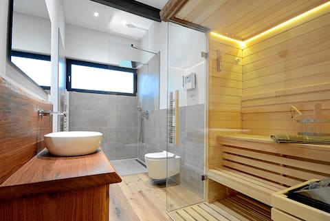 Apartment with spa area