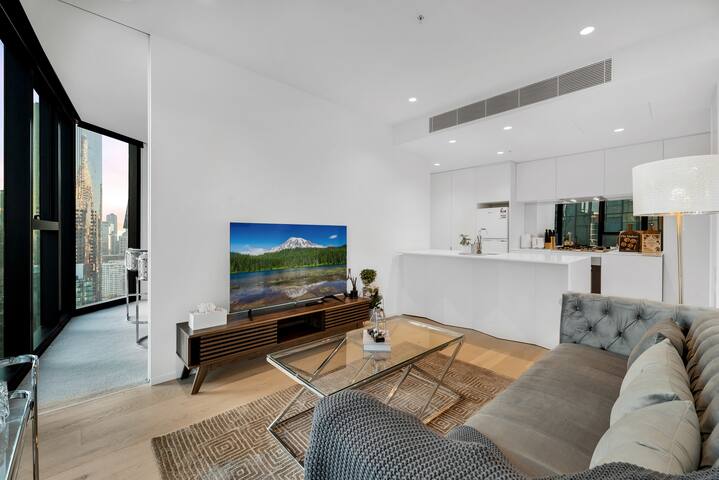 Glamorous Sky high Apartment gallery image 4