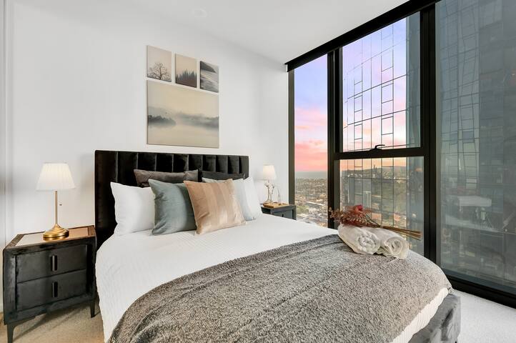 Glamorous Sky high Apartment gallery image 5