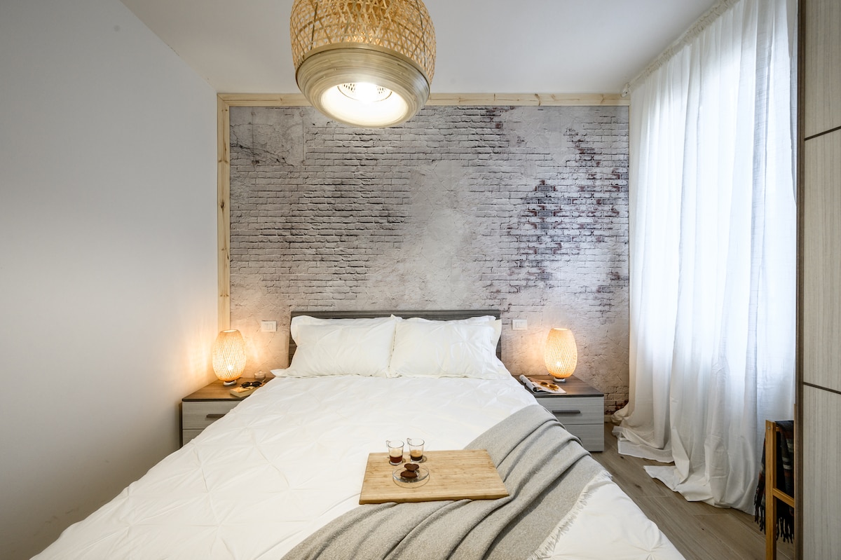 ห้องนอนคู่ (160x200) พร้อมที่นอนเมมโมรี่โฟมและสมาร์ททีวี