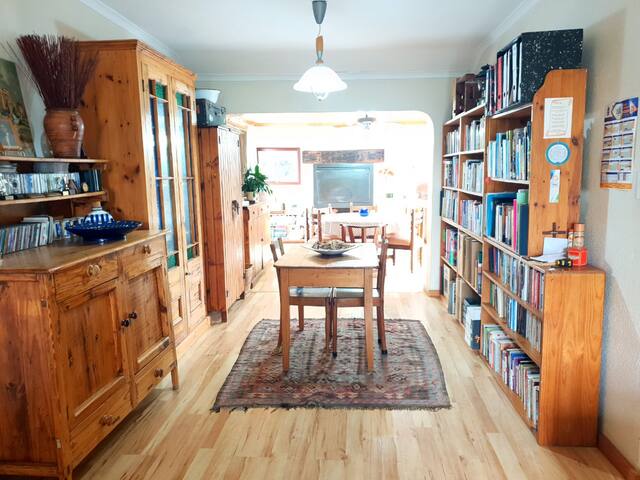 3 Bedroom Family Home Near Beach gallery image 5