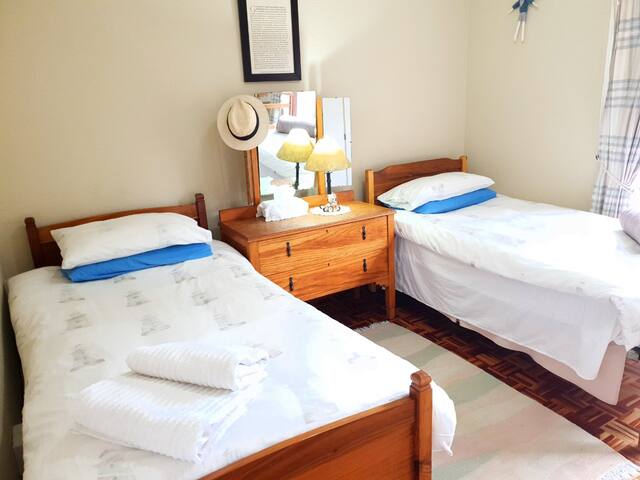 3 Bedroom Family Home Near Beach gallery image 3