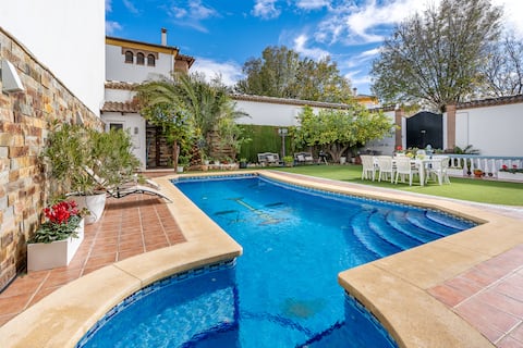 La Latina Casa de Amigos con piscina y barbacoa