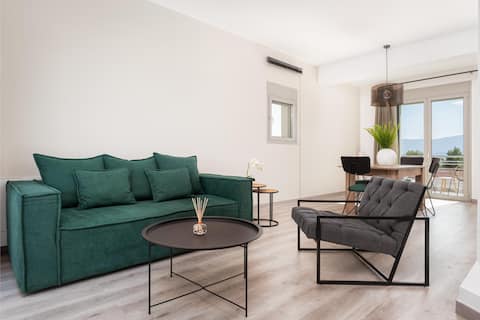 Popular Airbnb listing: Cavos Maisonette with Private Pool Two in Δήμος Κορινθίων