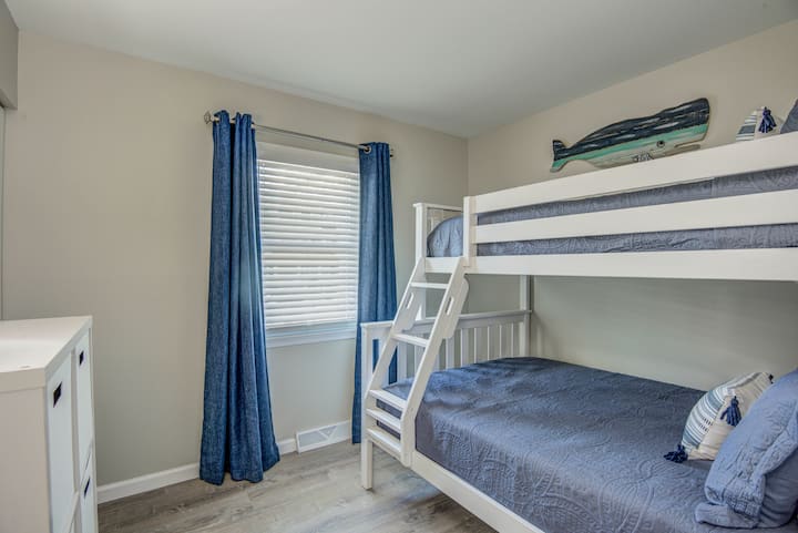 Bedroom #3 - Bunk Beds (Double bed on bottom and twin on top).