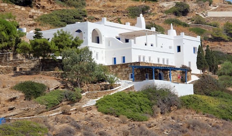Artist's villa with unique sea views