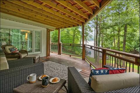 Luxury Lakefront Paradise Cabin!