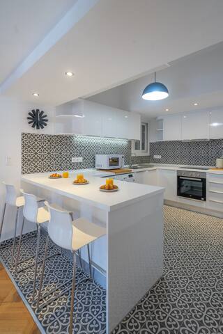 Platinum Acropolis View – 3 BD Apartment gallery image 4