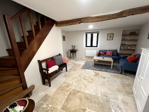 Independent cottage in farmhouse