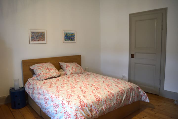 Spálňa 1 s manželskou posteľou 160x210cm