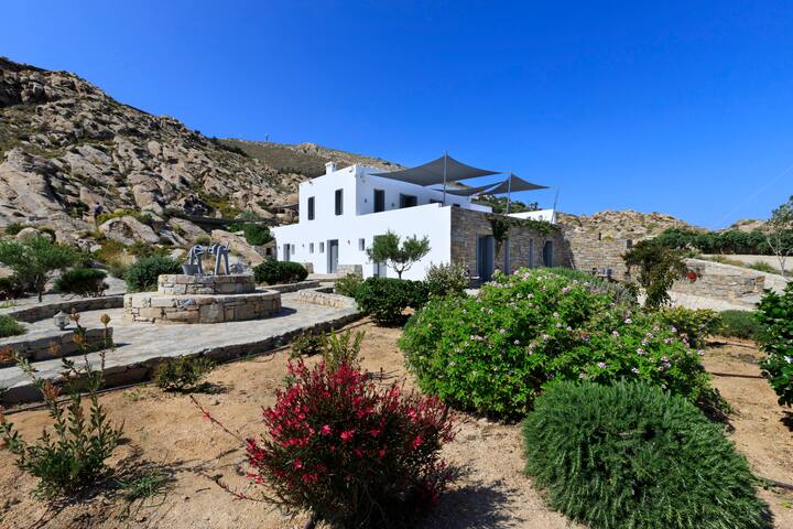 Wild Rock Deluxe Villa gallery image 3