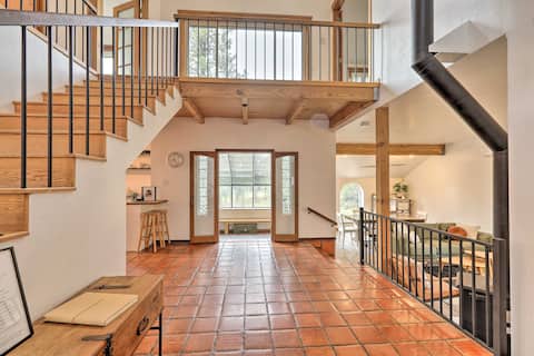 The Evergreen House: 5 Acres, Hot Tub, & Fireplace