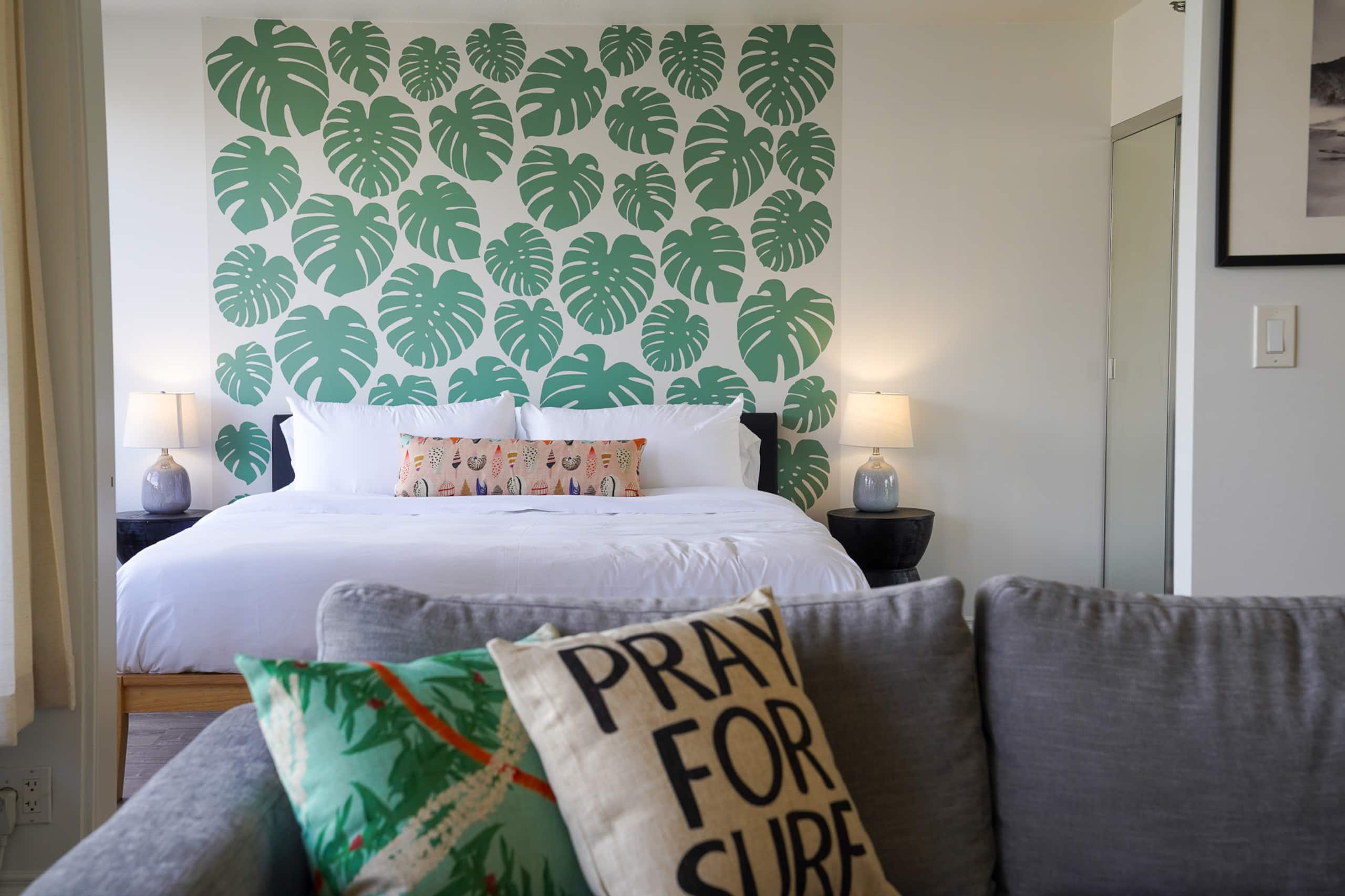 Condo in Honolulu · ★4.97 · 1 bedroom · 2 beds · 1 private bath - Image 23